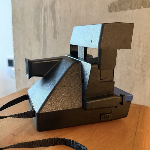 Polaroid Spirit 600 Instant Camera Suites Hotel Guest Quarters UNTESTED - Picture 2 of 11